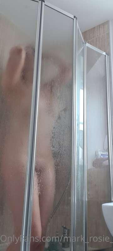 Don’t tell Rosie but I’ve been spying on her!😁😈@rosie_vip