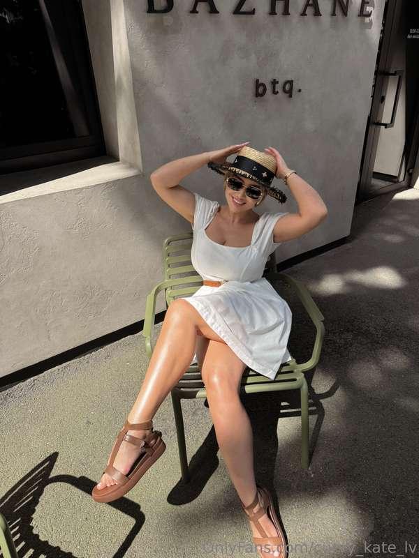 Hello everyone my dear fans! 🥰 I wish everyone a good mood ,..
