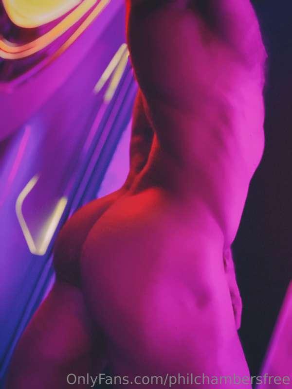 Just missing some tongue between those butt cheeks or some h..