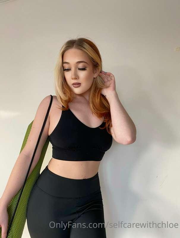 wanna go yoga with me? 🔥