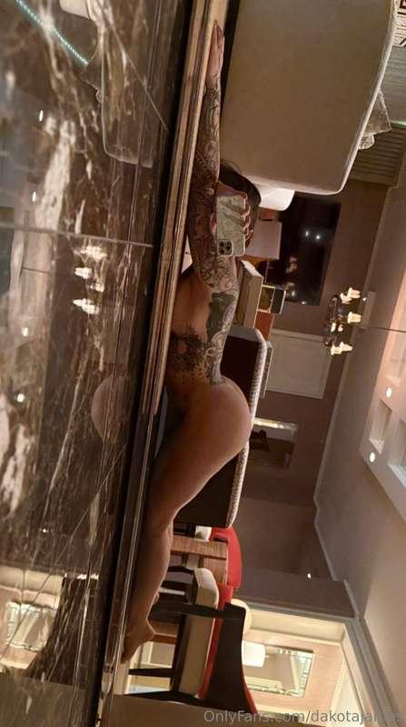 Feeling sexy waiting for you like this 