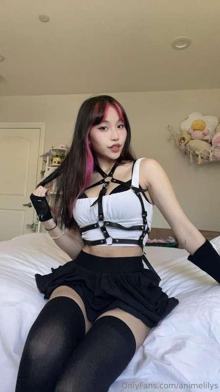 ***NEW FIT*** this black strappy harness is SO HOT🔥