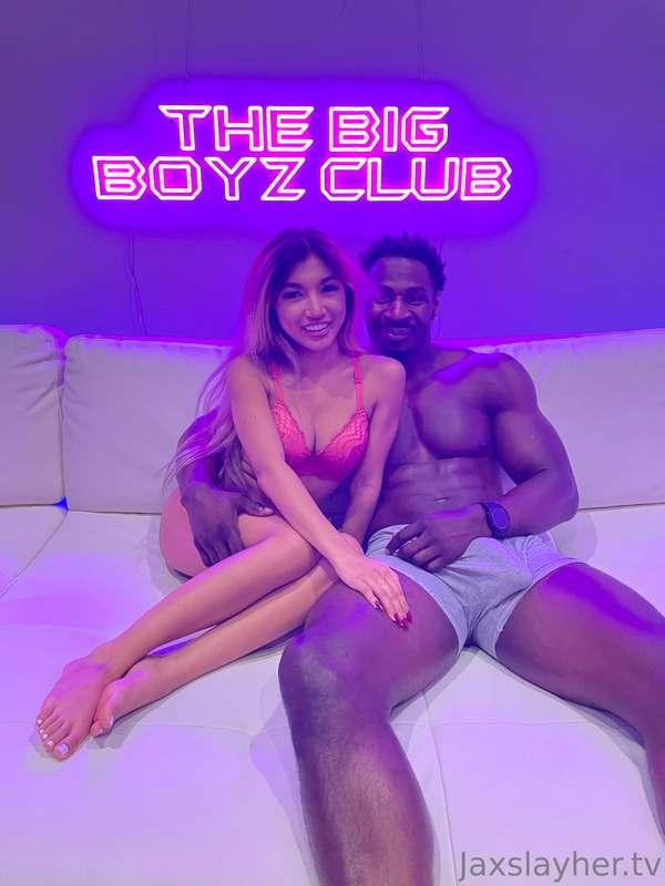 Hooked up with this hottie @claratrinity for the @thebigboyz..