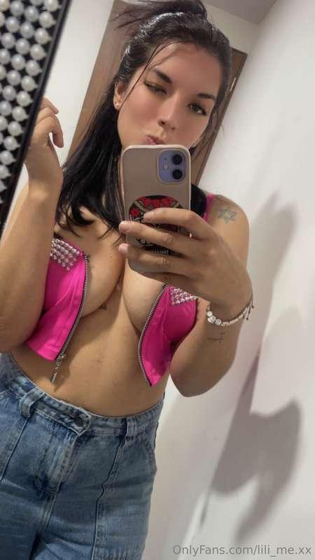 I look like your sweetest sin. Tap like, then tap in... DMs ..