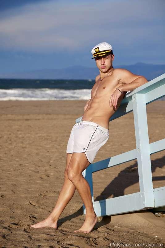 I had to park the boat so i could take these sexy photos for..