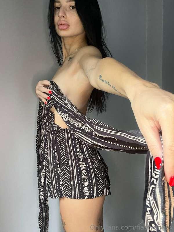 Pick me up, throw me on the bed, devour me 😘