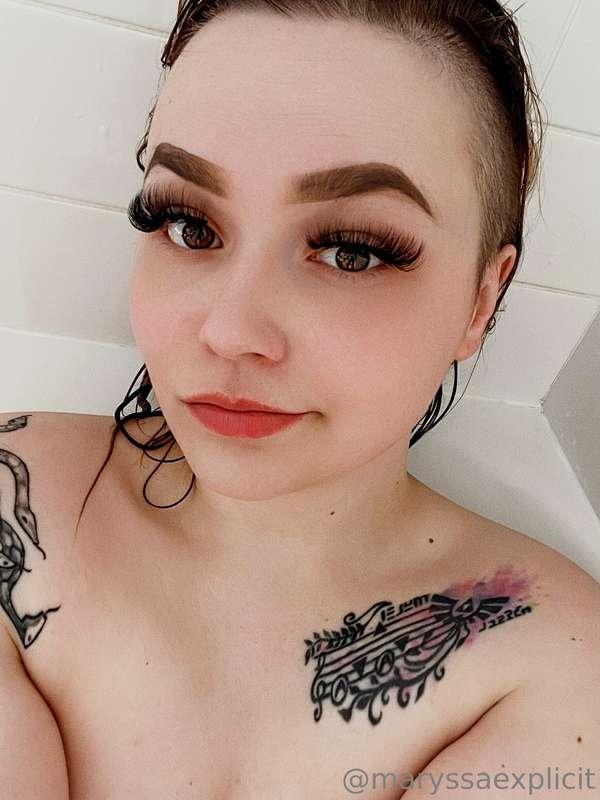 Bath time selfies 💕 I took some fun video during this bath t..
