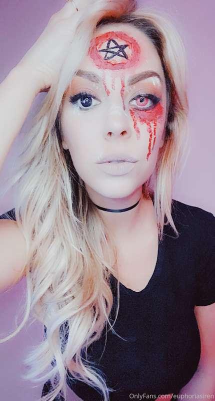 Would you fuck an occult worshiper? 😈☦️⛓