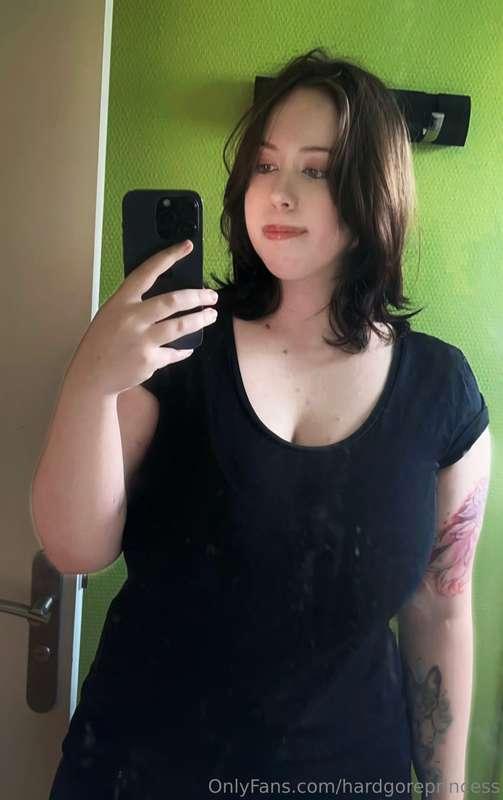 i’m trying to figure out what content i should make next 🙈 w..