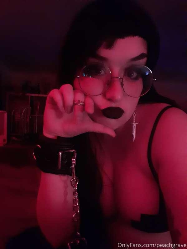 Ummmm idk if theres a best time to post on here but its a li..