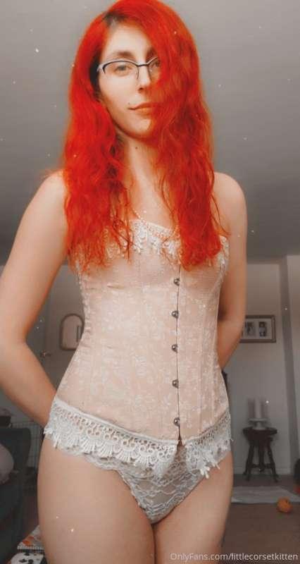 New corset, more photos to come 😏