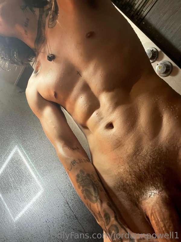 You like that bulge baby? 😱