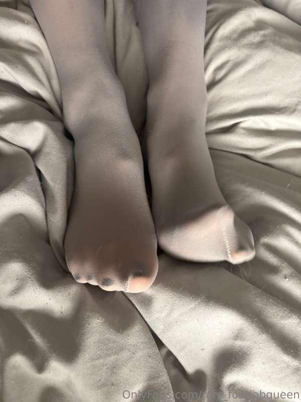 mrs_footjobqueen image #16