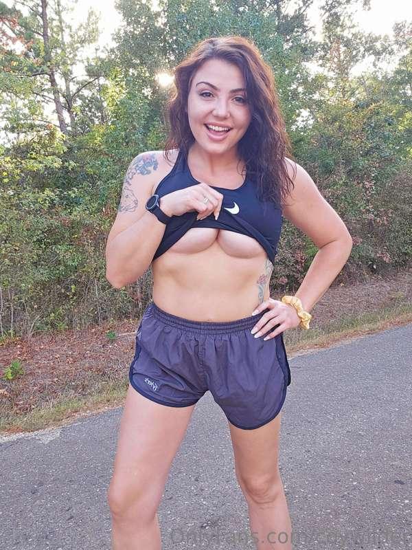 Who is excited for Titty Tuesday 😱
@coyandcocky