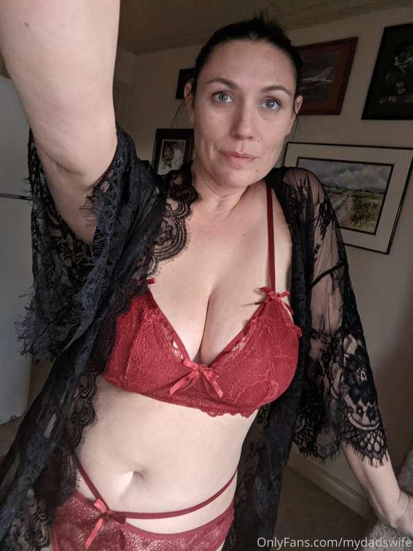 this is your chance to fulfil your stepmom dreams.