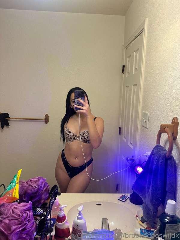 Just me, my mirror, and a whole lot of confidence.😉✨