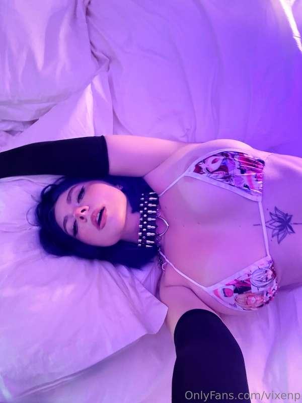 Stretching only feels right when it’s me 🤤