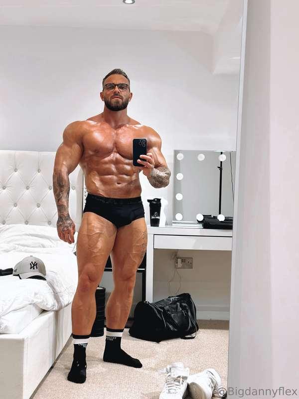 bigdannyflex image #0