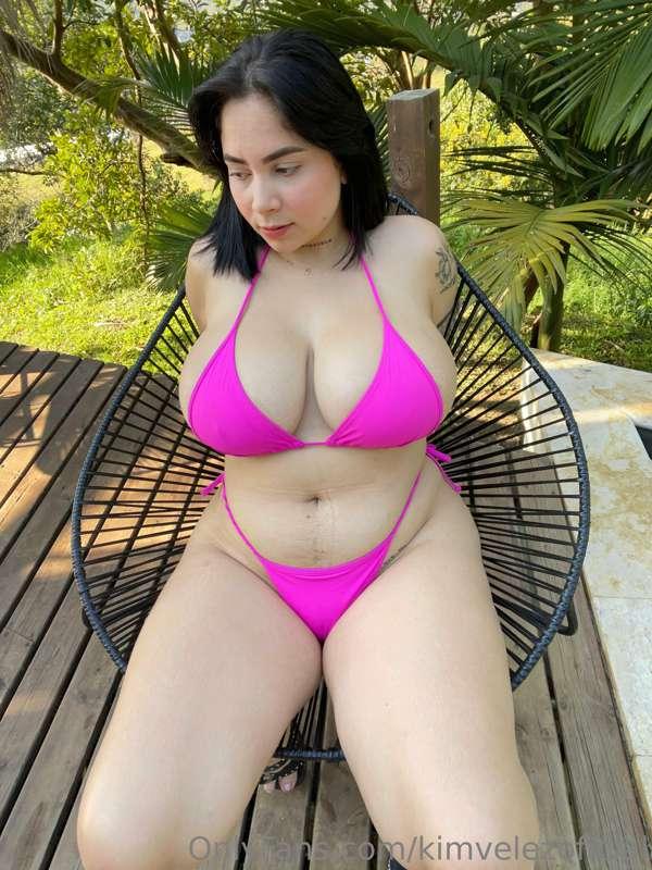 My boobs are perfect in this bikini or what do you think?
Co..