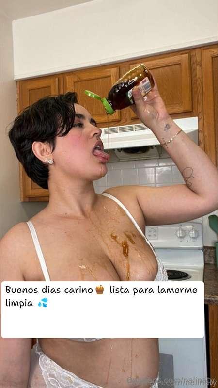Buenos dias cariño lista🍯🍯 para lamerme limpia💦🥵Mírame jugar..