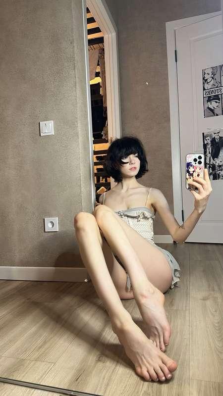 yoursmalldoll image #1
