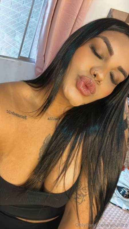 let me kiss you😘