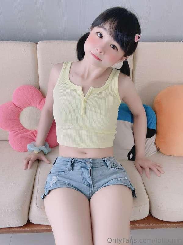 little girl next door💗