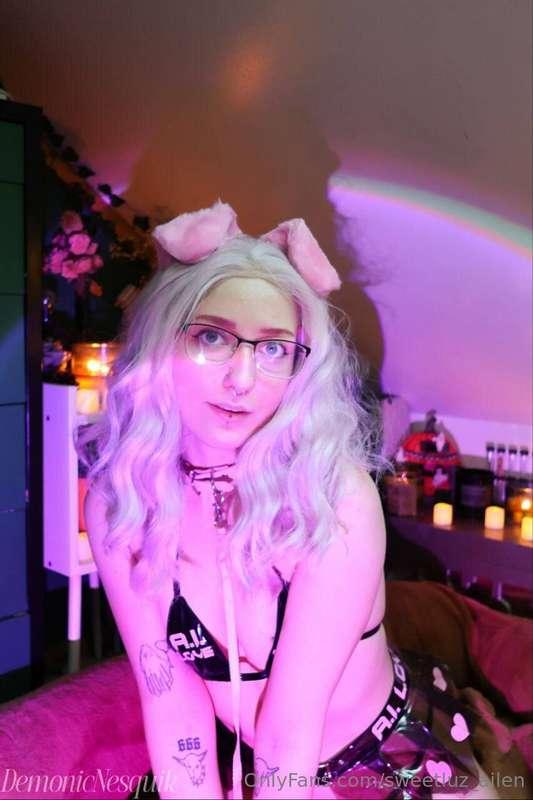 This adorable puppygirl wants to play with you! Go check her..