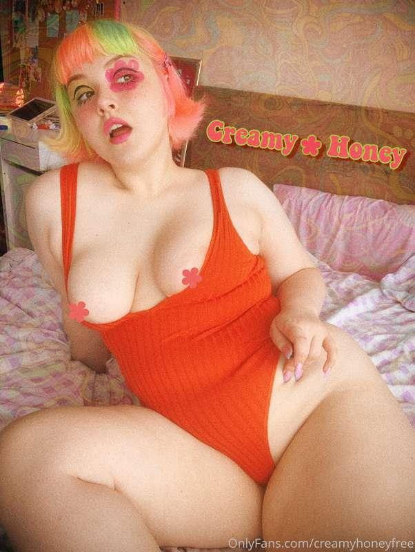 Naughty and colorful 🤤✌🏻☮️
More on @creamyhoneyy 
**Now 6$ I..