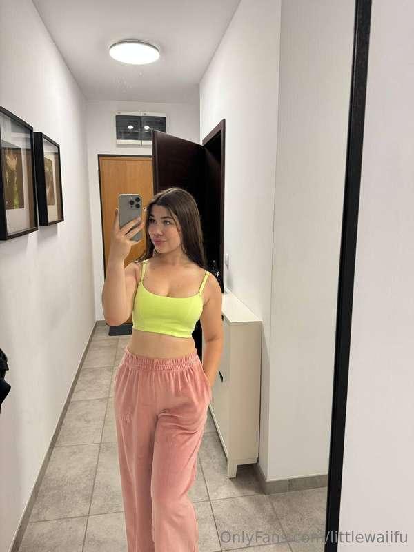 do I look good in this outfit?💕