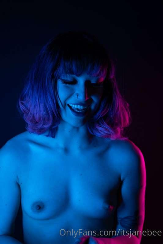 🖤💛Mixed picture set!💙💜

Tip $10 on this message to get the f..