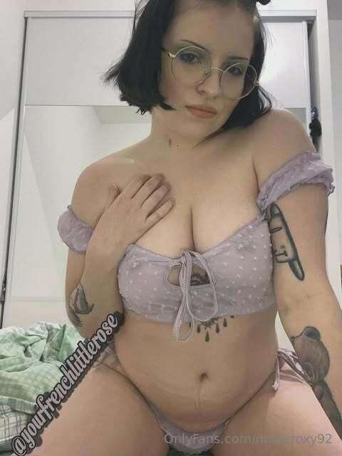Smash or Pass this French babe 🩷 @yourfrenchlittlerosevip🍒 @..