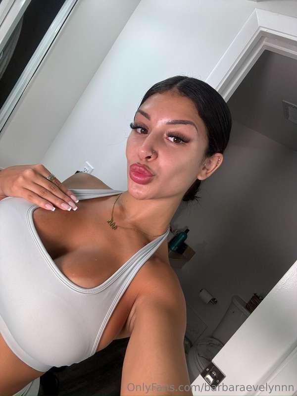 Check your DM's tonight💋 NEW RELEASE in 1HOUR!! Are you exci..