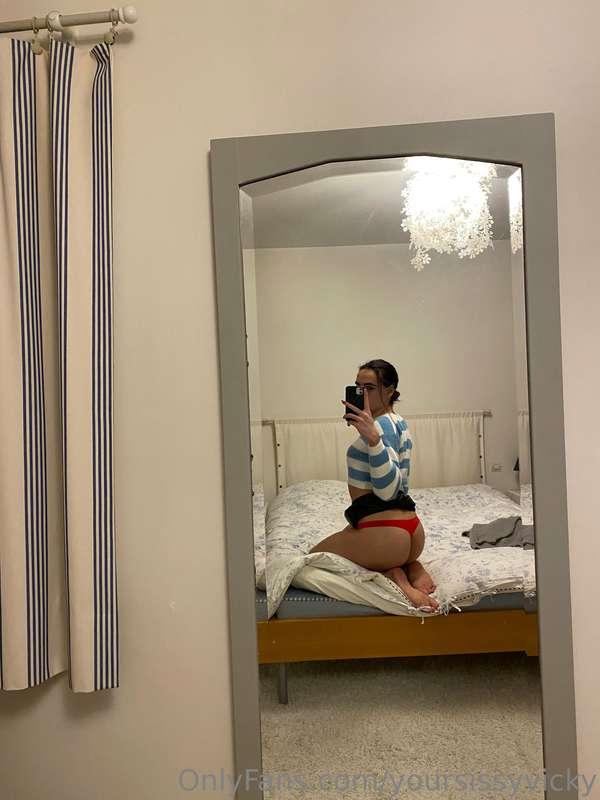 yoursissyvicky image #0