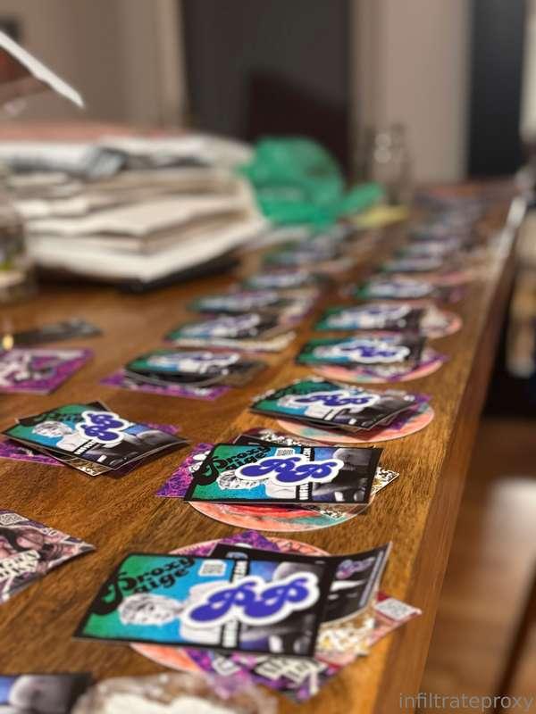 Making new fan packs if anyone is interested 🤗What would you..