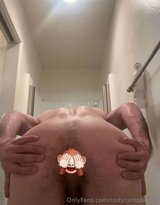 wanna see me spread my pink hairy ass? 😏 watch daddy strip n..