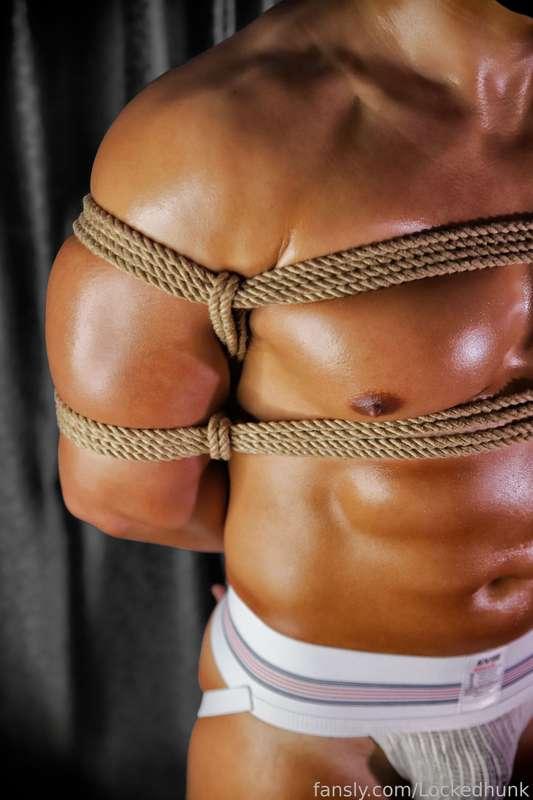lockedhunk image #7