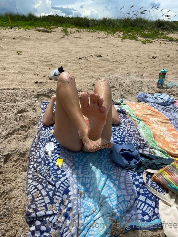 We went to a nude beach yesterday, things god a little hot 🔥