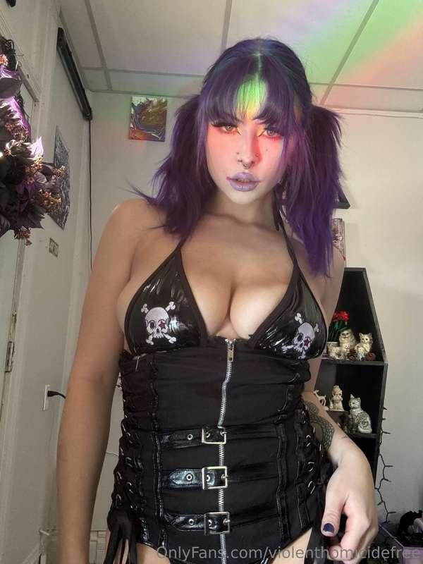 Here’s a caption idea for February 24th:It’s giving goth pir..