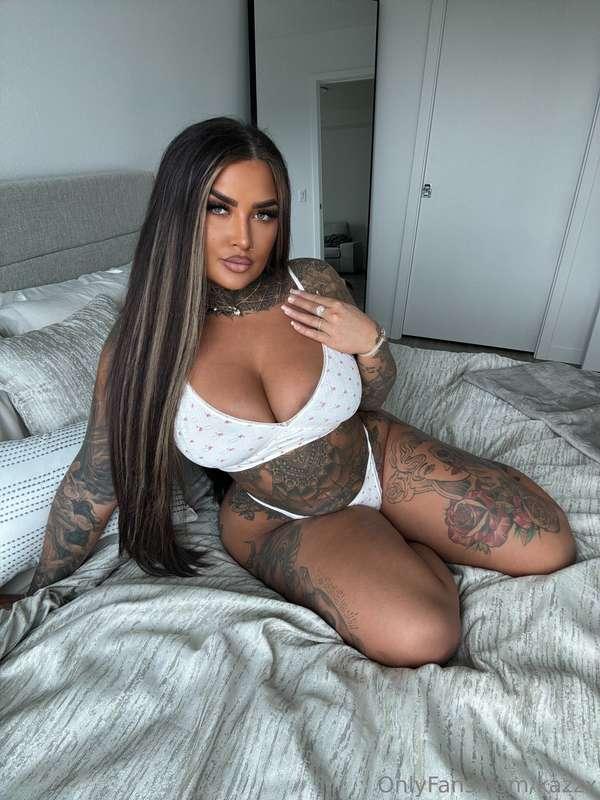 Who's spending their Saturday night with me?💛online all nigh..