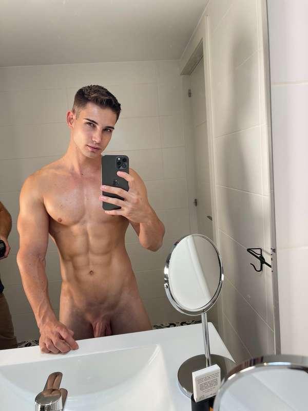 ❤️‍🔥ready to start the day? how many kisses are we going to ..