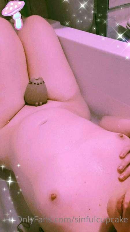 Another bath photo, thank you for first subscription! 💜