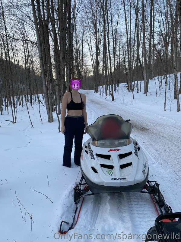 Last day out on the trails, this time on my old sled before ..