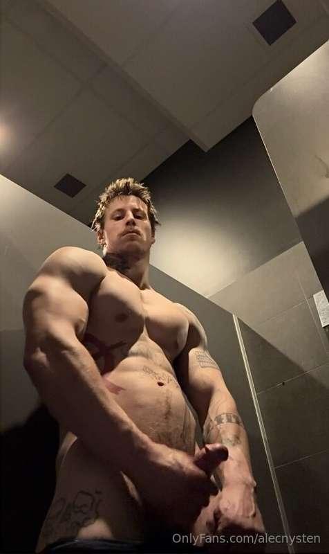 alecnysten main image