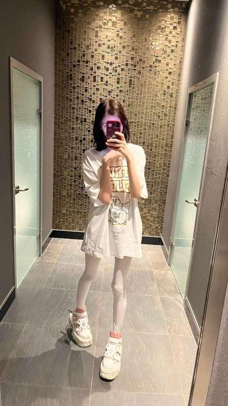 Do you want more pictures of me from everyday life? By the way who didn't know I'm quite tall I'm 181
#egirl 