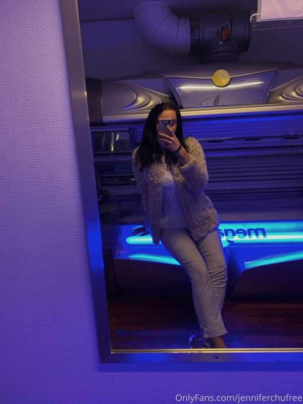 Solarium 🤩 Want to see me before I go in the sun bed? Follow..