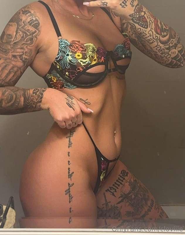New set 🖤👅
