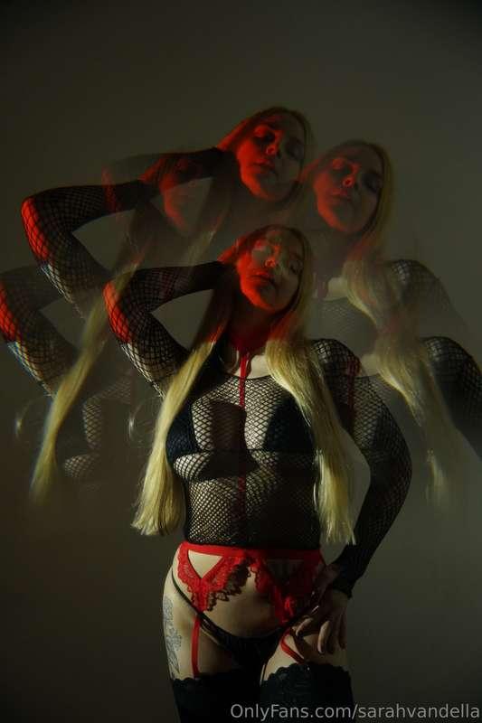 sarahvandella image #15
