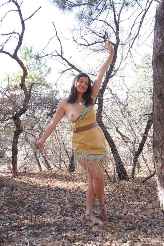 The one boob out look is kinda hawt on Pocahontas