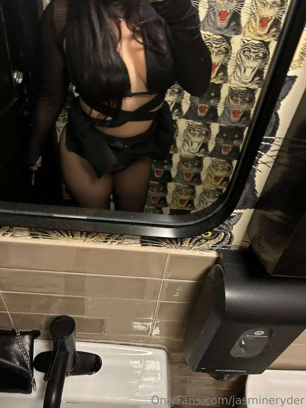 feelin naughty😈 also my wallet got stolen after this🥺 send m..